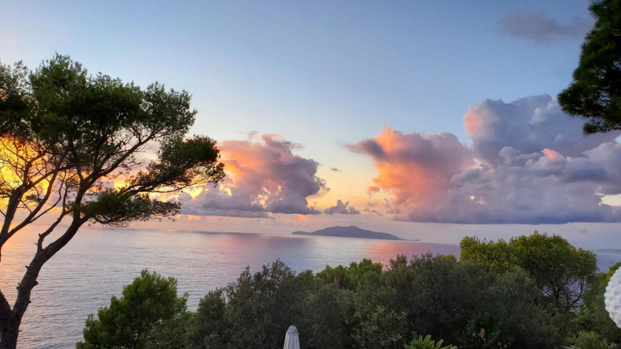 Bb La Guardiia Bed and Breakfast Anacapri  Buitenkant foto